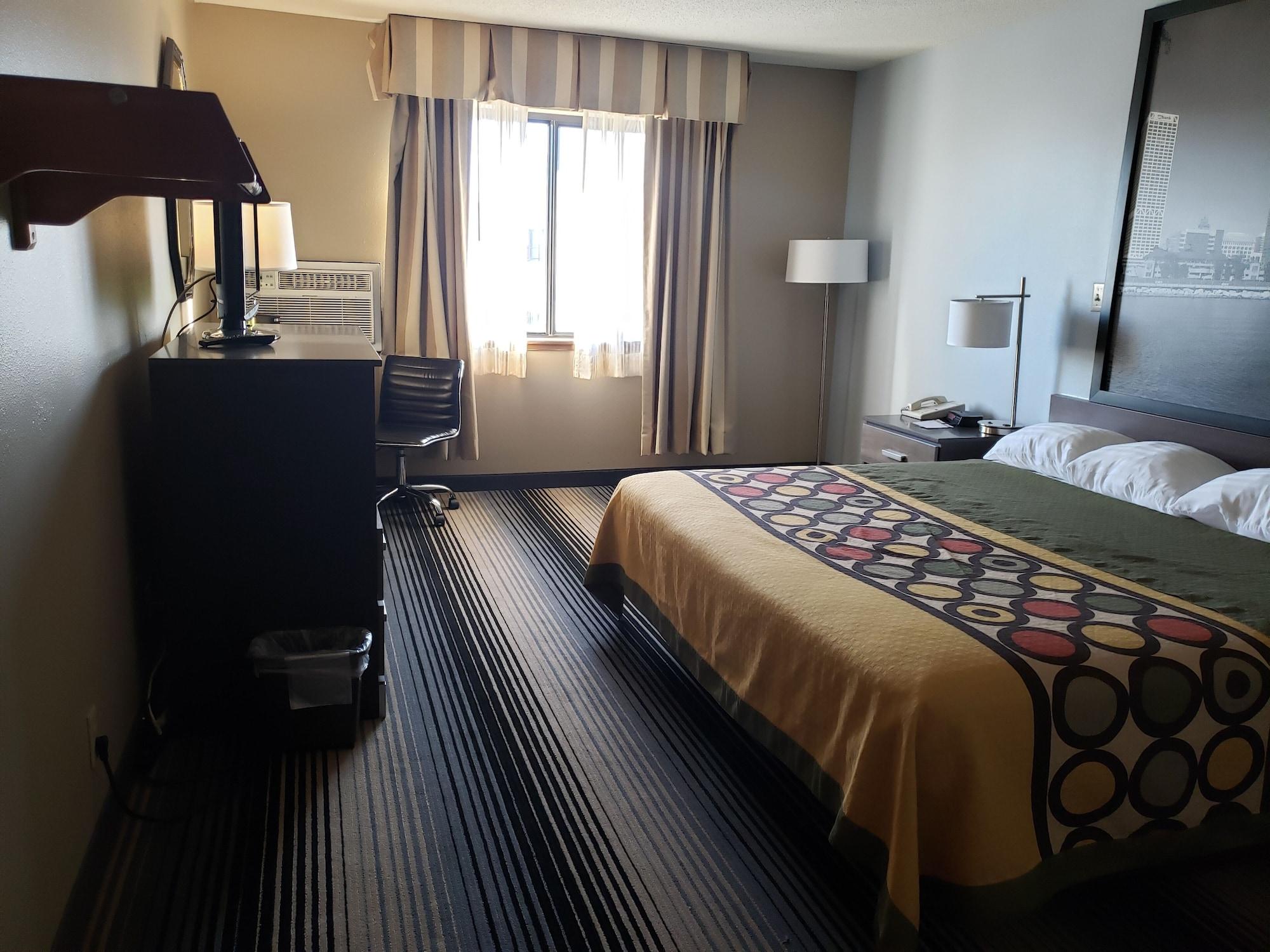 Готель Super 8 By Wyndham Milwaukee Airport Екстер'єр фото