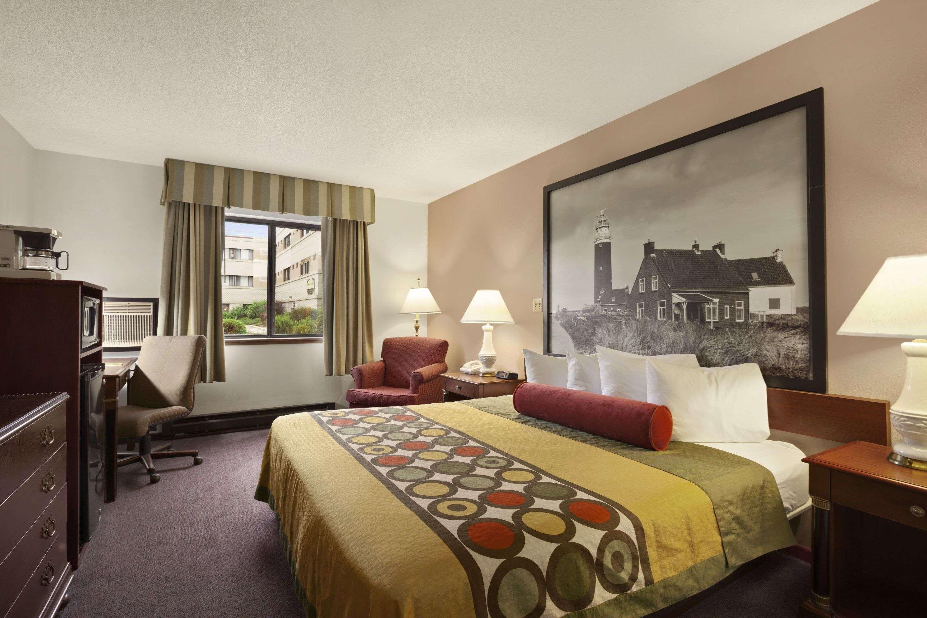 Готель Super 8 By Wyndham Milwaukee Airport Екстер'єр фото